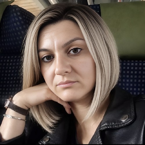 @Asistenta