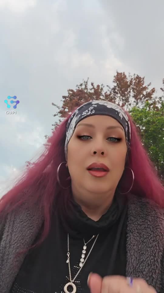 ştiu cā vā uitaţi pe ascuns..🤭