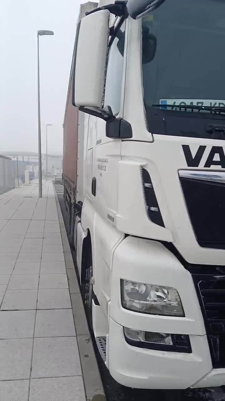 După 700 km a început sa se dezghețe 😅🤣