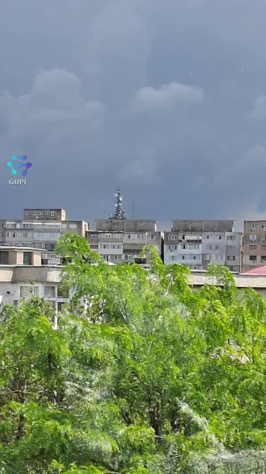 „Norii aduc ploaia, natura aduce viața, iar oamenii aduc bucuria.”
