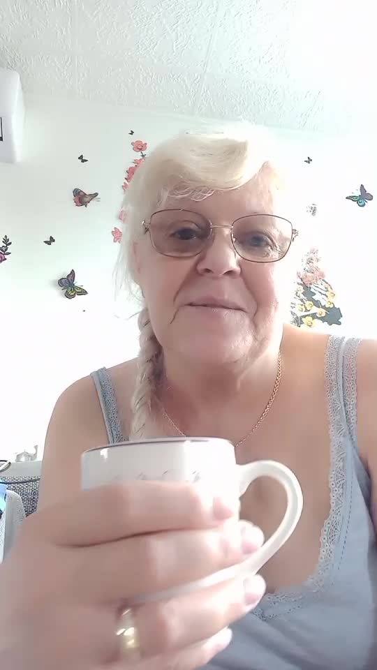 Bună dimineața tuturor! Poftiți la ☕