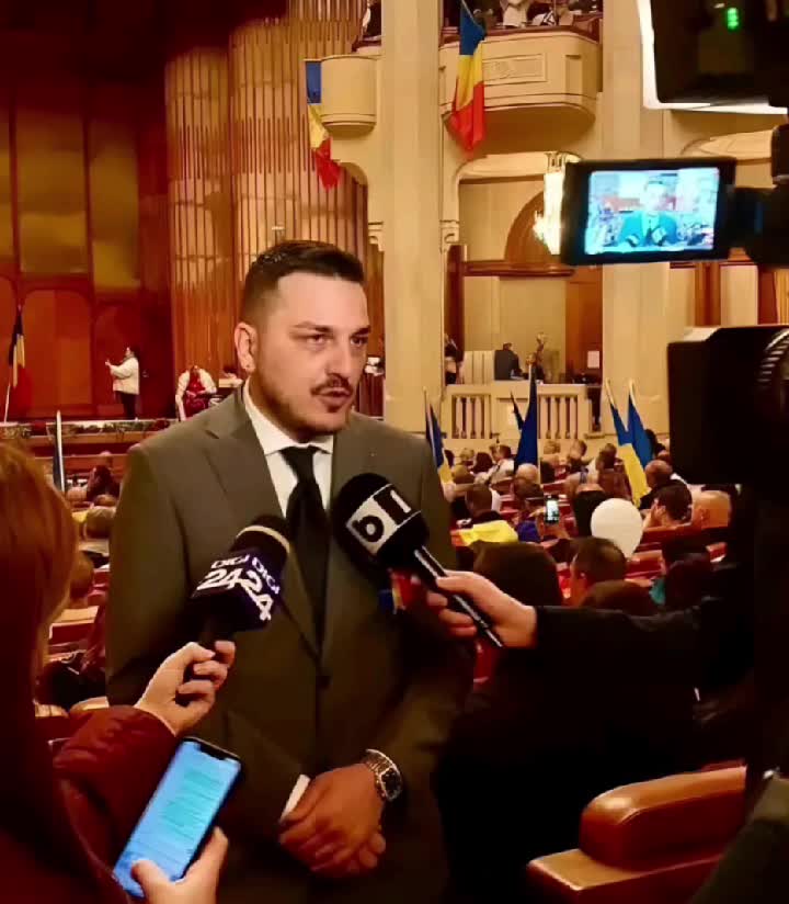 Și când te gândești că la vară au nunta 😂