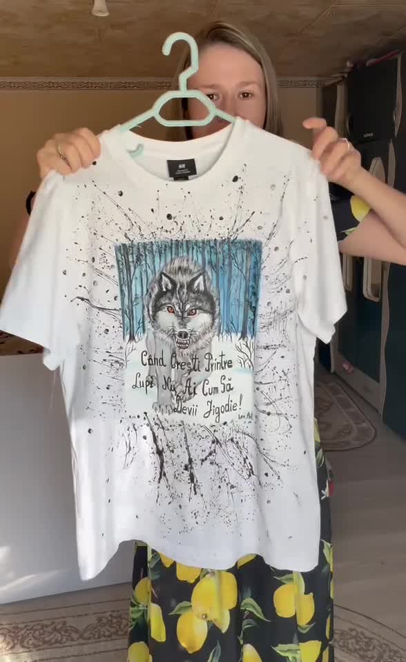 vă place acest tricou pictat manual? tu l ai purta?
