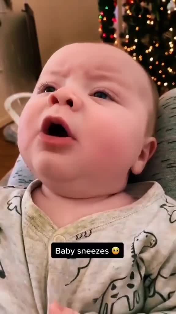 ⬇️ 𝗖𝗟𝗜𝗖𝗞 & 𝗦𝗨𝗕𝗦𝗖𝗥𝗜𝗕𝗘 ⬇️
➡️ www.bit.ly/GeorgeXMS ⬅️

👶🏼 Baby Sneezing Funny Faces 🤧 Memorable Lovely Videos 🥰