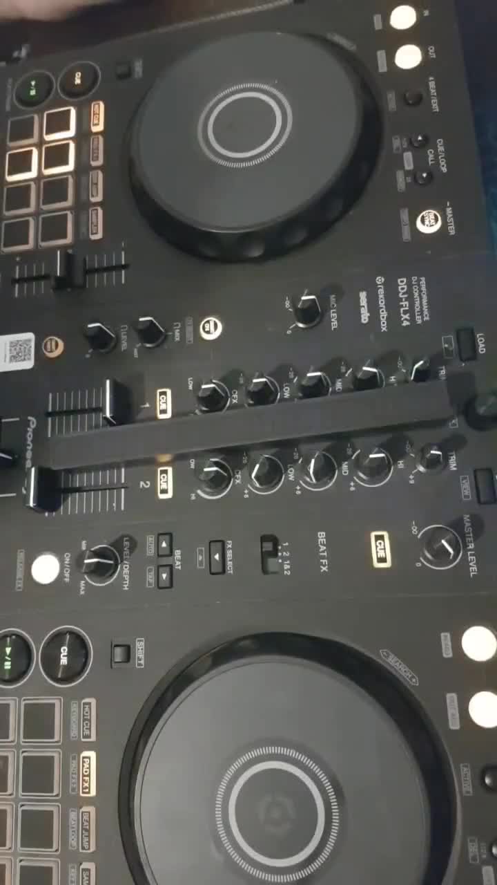 Pioneer DJFLX4 Mixez muzica