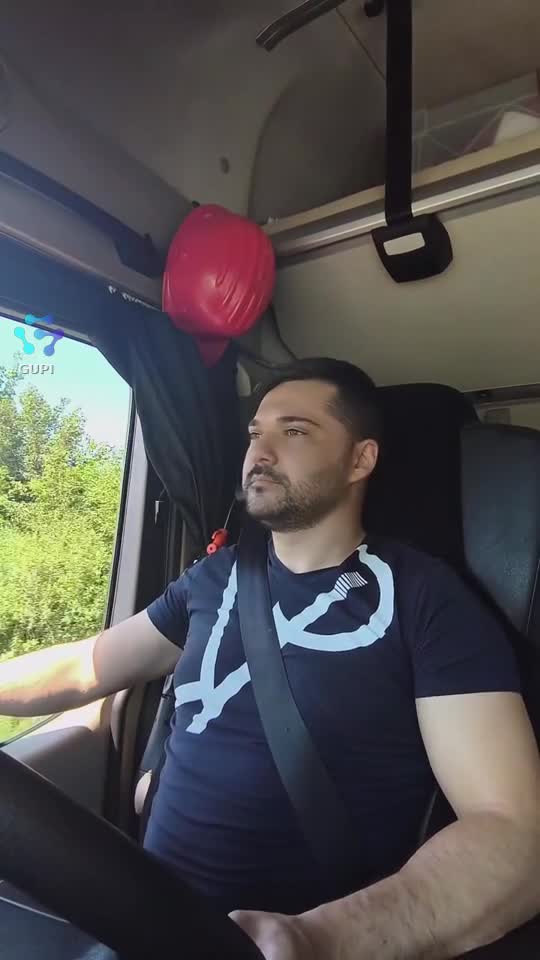 Șoferul pe traseu 🚛
   🙏❤️