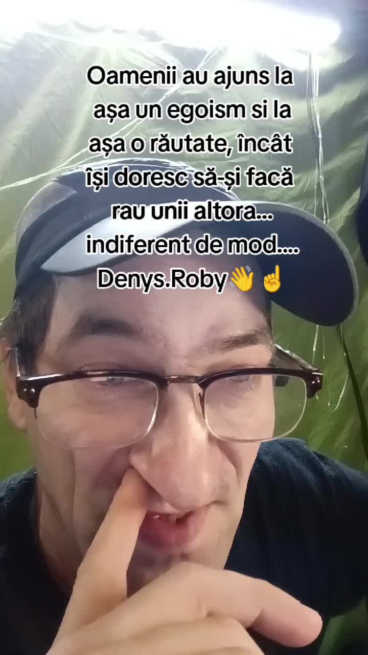 Oamenii au ajuns la așa un egoism și la așa o răutate încât își doresc să-și facă rău unii altora indiferent de mod...Om Al Străzii (Denys Roby)👋☝️
