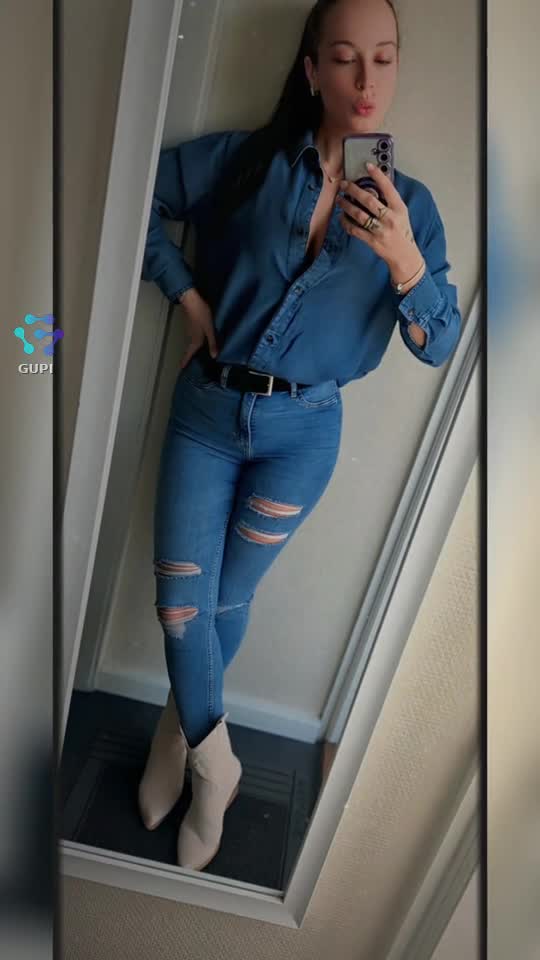 Toti vreti så mă vedeti jos, dar ceea ce voi nu ştiti e că eu de acolo vin...😅🦋🫂💚🥰