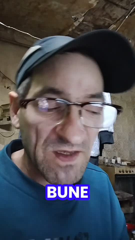 Când îmi terminați să vorbiți urât despre mine amintiți vă sau menționat și lucrurile bune pe care le am făcut pentru voi cândva! Om Al Străzii 😎