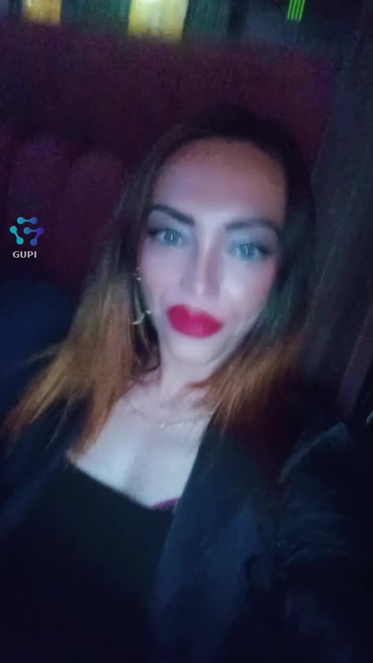 🤩🤩🤩🤩|||{"overlays":[{"text":"🫅🤍💋","x":0.5353389033564815,"y":0.9290566165123457,"fontSize":26.0,"color":4294967295,"isEmoji":false}]}