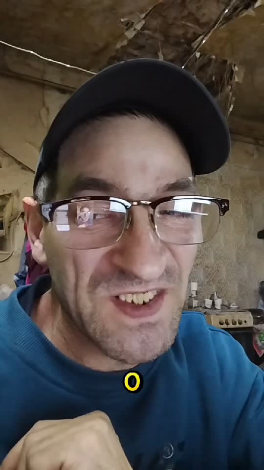 Ascultă cu atenție acest video și spune mi dacă am sau dreptate o zi frumoasă tuturor.!Om Al Străzii 😎