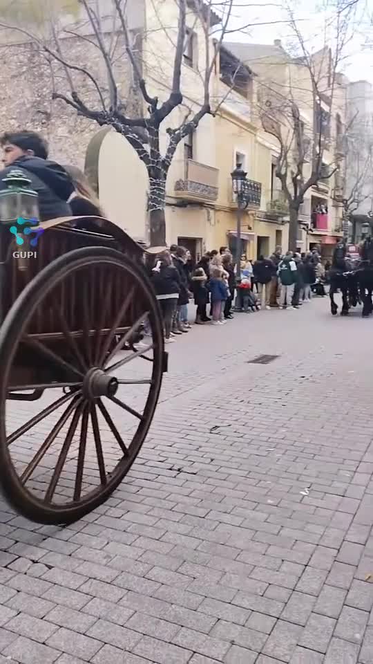 España |||{"overlays":[{"text":"Españia!🍀","x":0.5111111111111112,"y":0.589520624303233,"fontSize":26.0,"color":4294967295,"isEmoji":false}]}