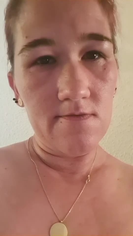 Eu sunt Raluca și te pot ajuta să faci bani din online, simplu, de acasă.
Scrie-mi, poate azi începe schimbarea ta. 💌