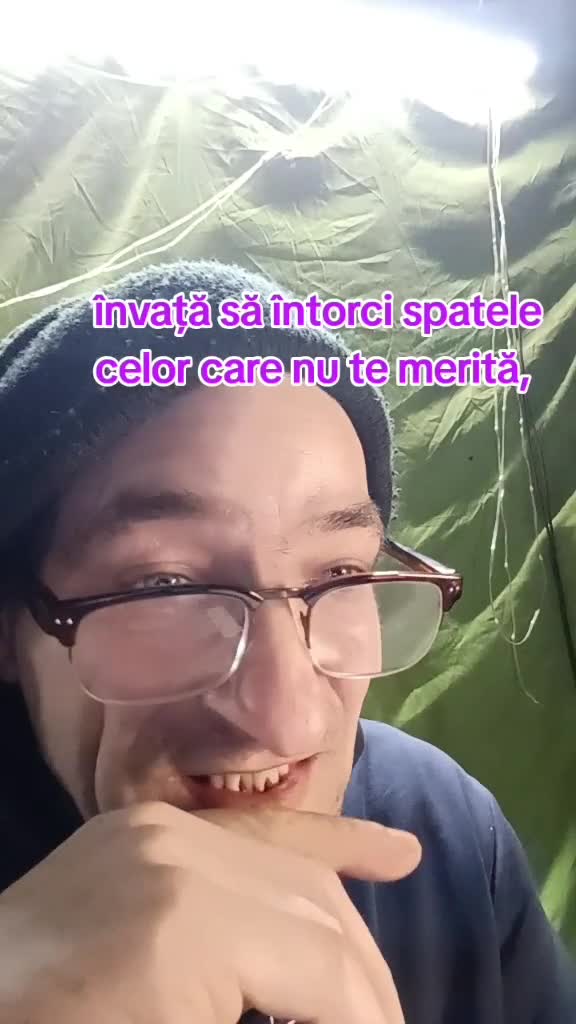 Să nu crezi niciodată, că le pasă străinilor de tine/nime.etc in ziua de azi ....Om Al Străzii (Denys.Roby)☝️👋
