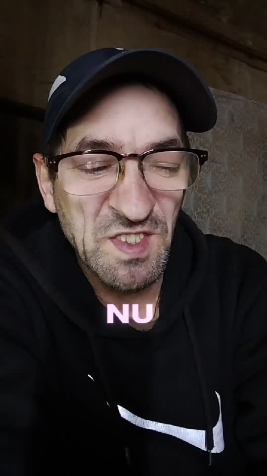 Am devenit,rece distant..... am sau nu dreptate ,cu părere de rău este realitatea pură.Om Al Străzii (Denys.Roby)☝️