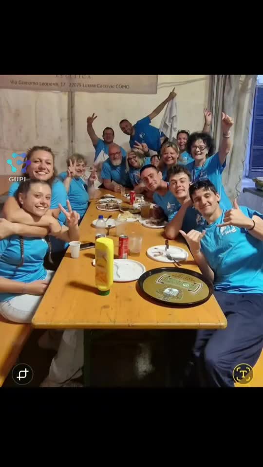 Chiar daca muncim din greu, ne bucuram sa fie împreună!
