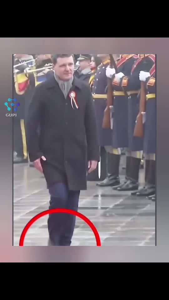 Momente cu premierul Ungariei care amintesc de Nicușor Dan. Imaginile au devenit virale