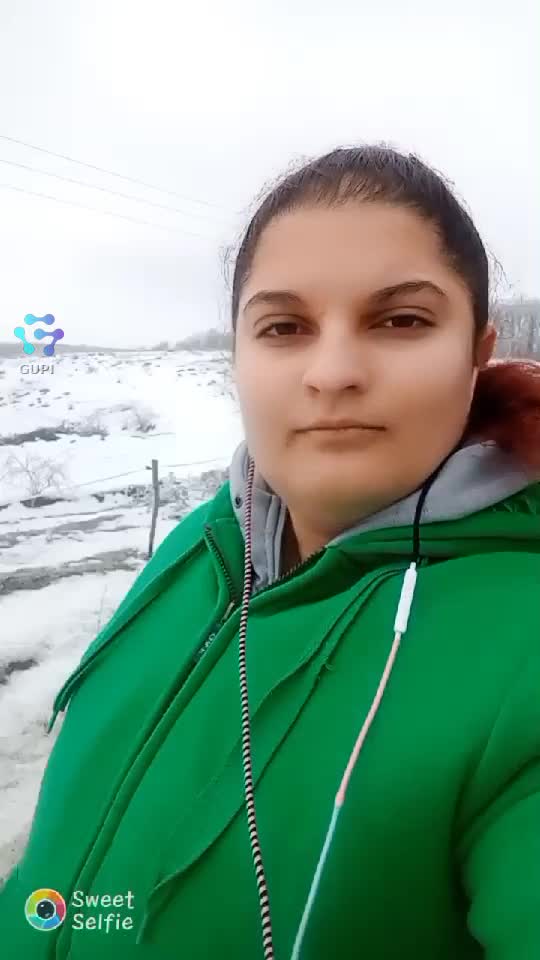 Eu sunt plimbanduma pe lângă pădure în siguranță, că să mă simt bine în conectie cu natura.