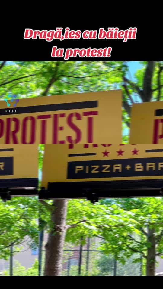 ies cu băieții la protest...😁😁😁