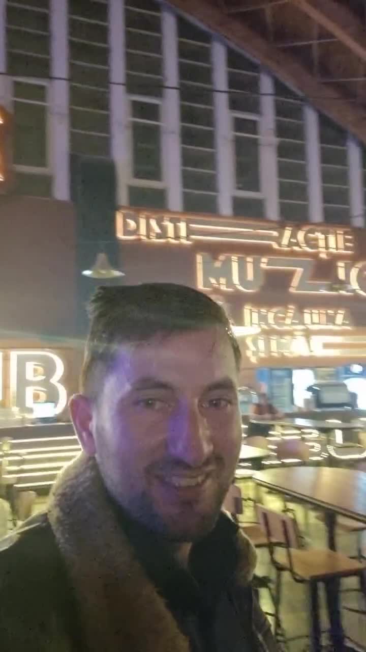 in ce locatie sunt aici?🎉😁💰

indiciu:București