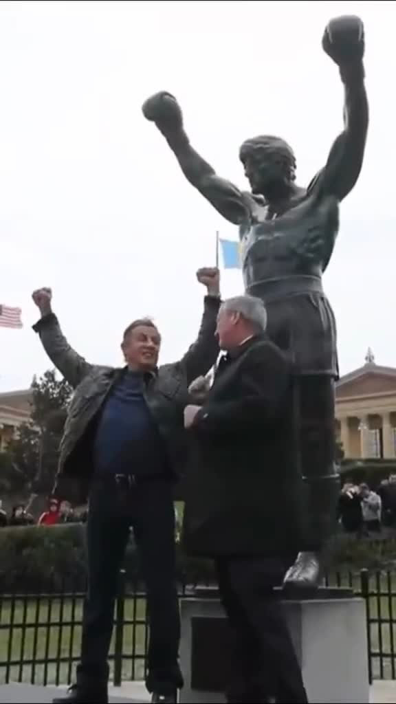 Silvester Stallone ! Mare actor , mare patriot ! 💪🥊🇺🇸