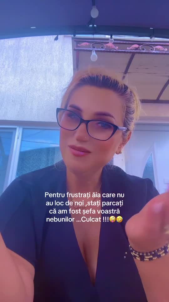Manele 
Yanis 
Vasy
Tata Dominic  Stați parcați ca vă dărâmă forțele NATO 🤪💪❤️