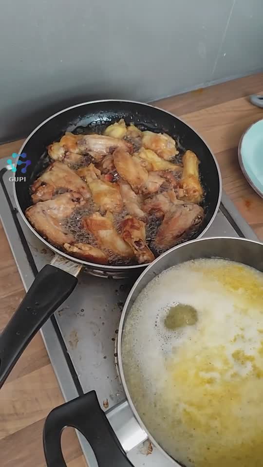 I'm cooking, come to the table.