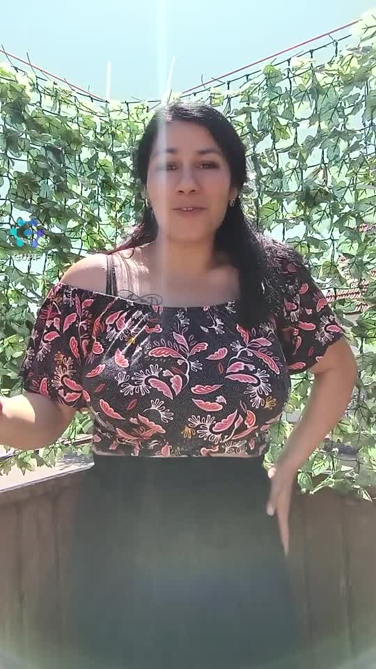 urmărește-ne😘 sa facem live|||{"overlays":[{"text":"100 urmaritori","x":0.2203125,"y":0.5736116910229644,"fontSize":26.0,"color":4294901760,"isEmoji":false}]}
