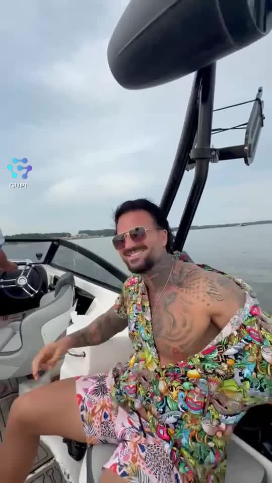 Video de @MarcelAndrei