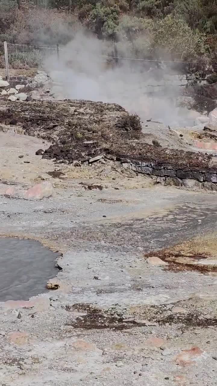 Vulcani activi în Açores insula São Miguel