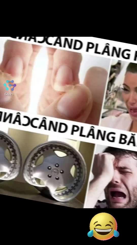 când plâng fetele... când plâng băieții...😂😁😂