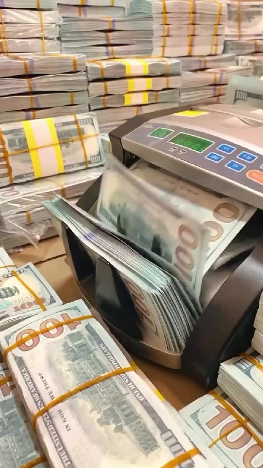 Cica banii n-aduc fericirea...si totusi toata viata alergam dupa ei.Ce-ar fi daca ar alerga ei dupa noi si sa fim fericiti ? Ce parere ai? Se poate ?