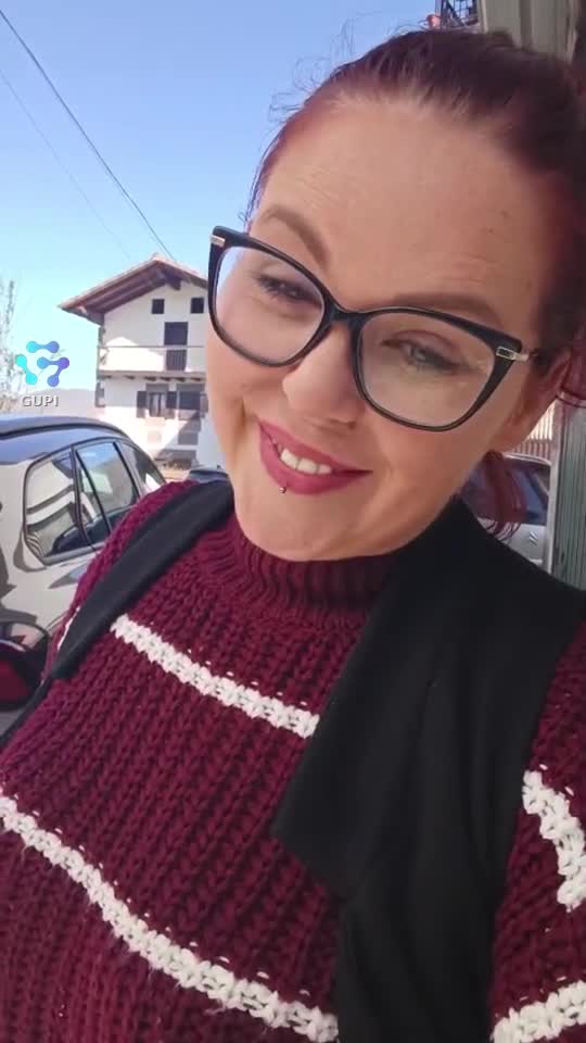 Schimbările mici pot deschide drumuri noi.
      |||{"overlays":[{"text":"Nu mi-am imaginat niciodată că pot lucra de acasă…\ndar asta chiar mi-a schimbat rutina zilnică.\nDacă ești mamă și simți că vrei mai mult timp, îți explic.","x":0.1015109592013889,"y":0.6006203870546393,"fontSize":15.325032491245283,"color":4294967295,"isEmoji":false}]}