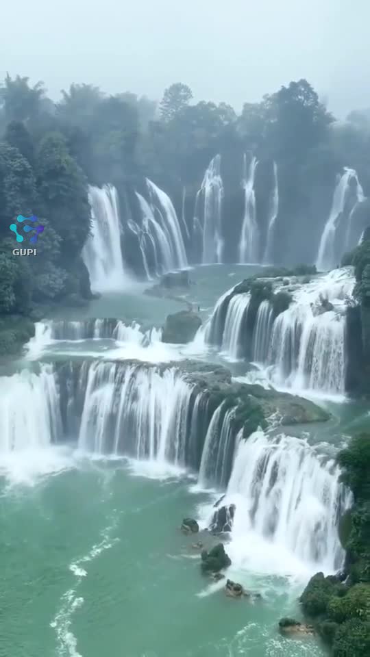Detian Waterfall, China-Vietnam Border.
