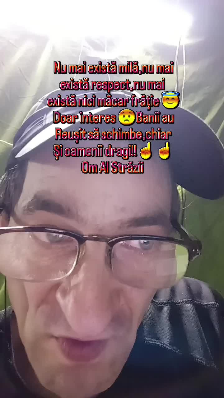 Nu mai există milă,nu mai
există respect,nu mai 
există nici măcar frăție 😇
Doar interes 😟Banii au
Reușit să schimbe,chiar
Și oamenii..
Om Al Străzii☝️