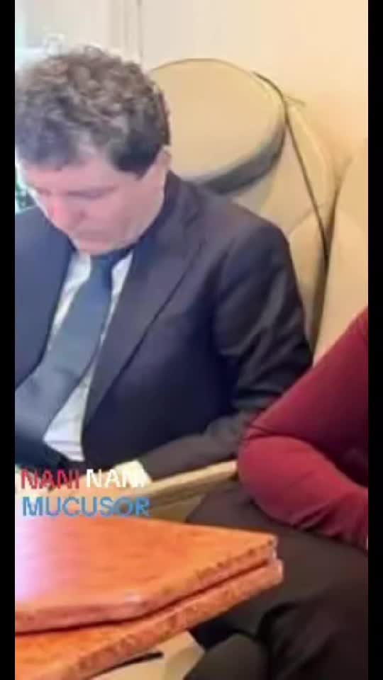 NANI NANI DORMI SOMNUL DE VECI