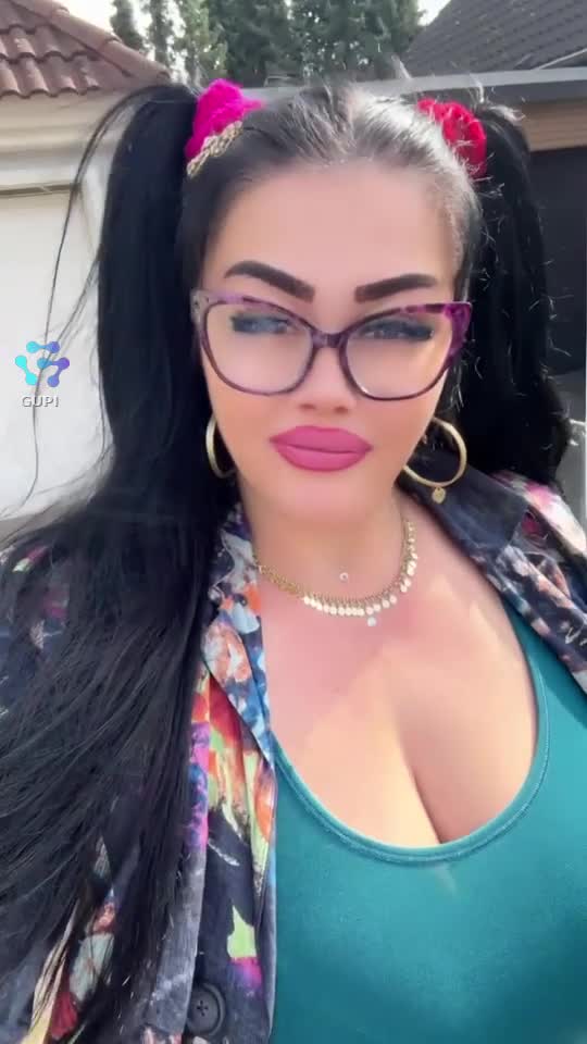 Lipseste Cineva Acum