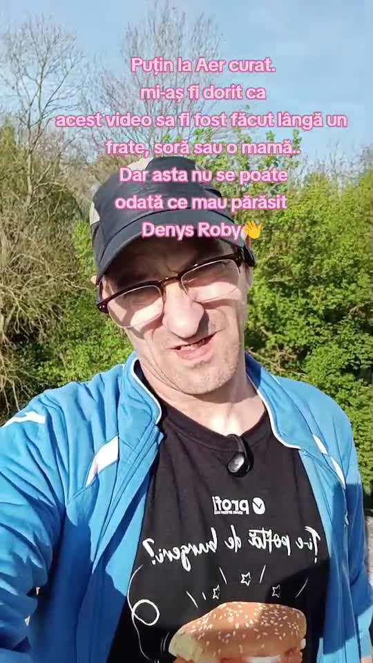 Mi-aș fi dorit că acest video să-l fi făcut alaturi de un frate,o soră sau o mamă fără scrupule dar nu-i posib mau părăsit de mic Om Al Străzii 👋