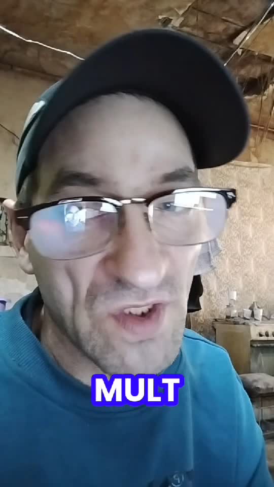 Unii oameni te urmăresc fără motiv nu din cauza ta mai multe detalii în videoclip Om Al Străzii ☝️☝️