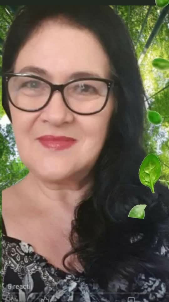 " Dacă timpul are fi avut frunze, ce toamna..."!🍂🙏🥰

Nichita Stanescu